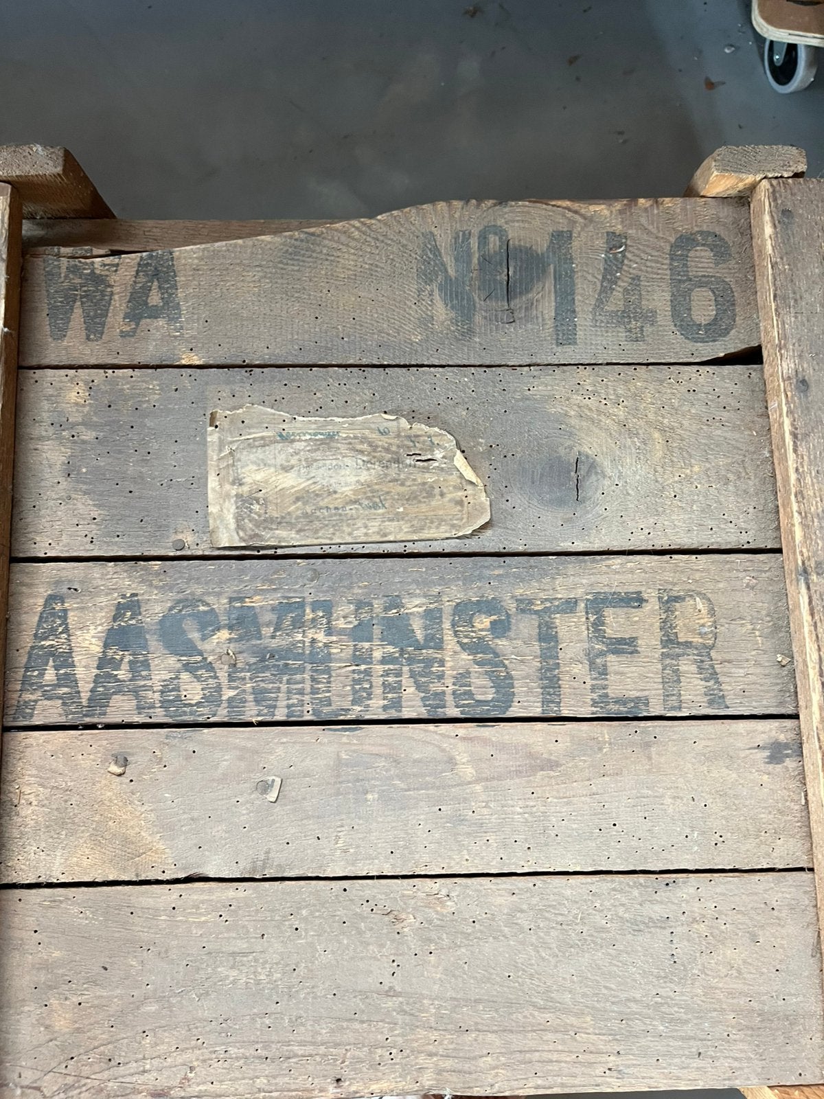 Waasmunster Oude vondst:houten bak   afmetingen 82 x 47 x 47, Antiek en Kunst, Ophalen