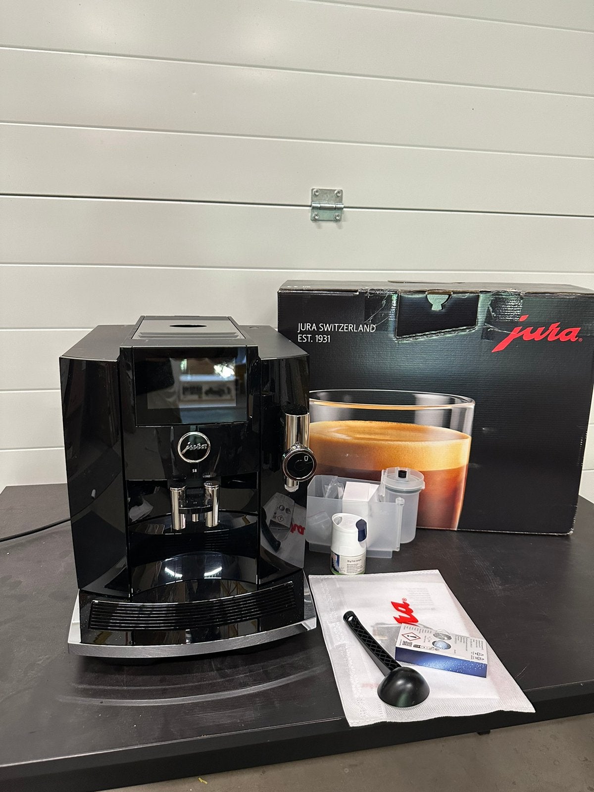 Jura S8 Piano Black (EB), Elektronische apparatuur, Koffiezetapparaten, Nieuw, Gemalen koffie, Koffiebonen, Koffiemachine, 2 tot 4 kopjes