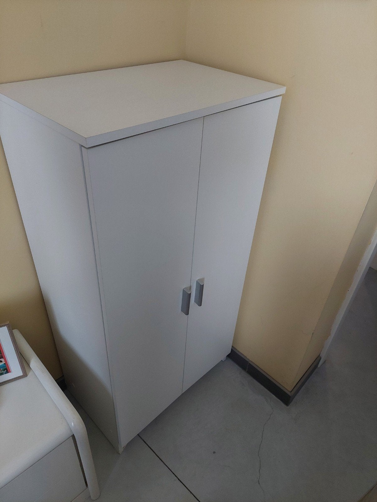 Witte kast, Huis en Inrichting, Kasten | Kleerkasten, Ophalen, 100 tot 150 cm, 50 tot 100 cm, Zo goed als nieuw