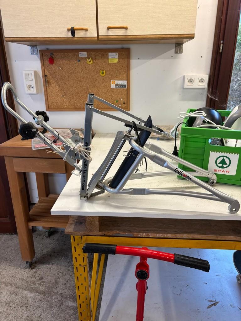 FollowMe Fietsaanhanger, Fietsen en Brommers, Ophalen, Zo goed als nieuw, Aanhangfiets