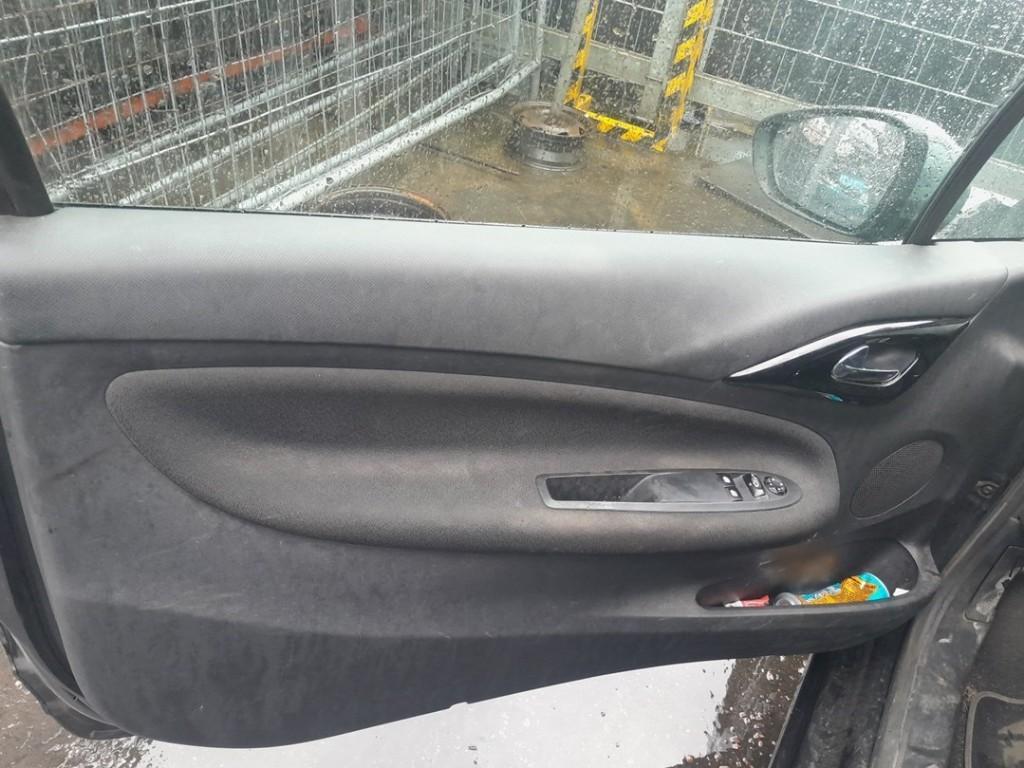PANNEAU DE PORTE GAUCHE Citroën DS3 (SA) (01-2009/07-2015), Utilisé, Citroën