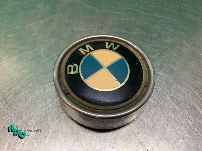 Enjoliveur moyeu d'un BMW 3-Serie (3-Serie 82-), -, 3 mois de garantie, Utilisé, -