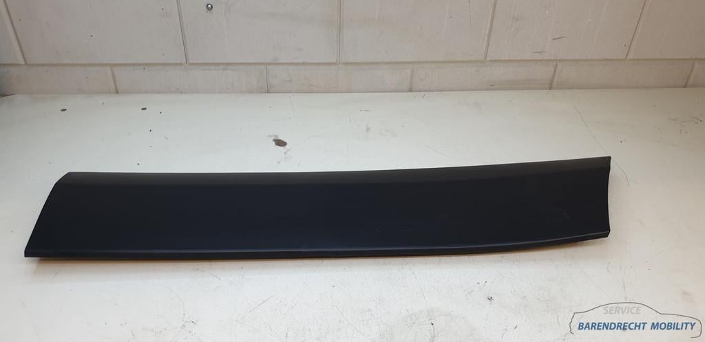 Moulure de pare-chocs de porte Sprinter W906 9066900500 Craf, Mercedes-Benz AG, Utilisé, Mercedesstrasse 120
70372  Stuttgart, DE