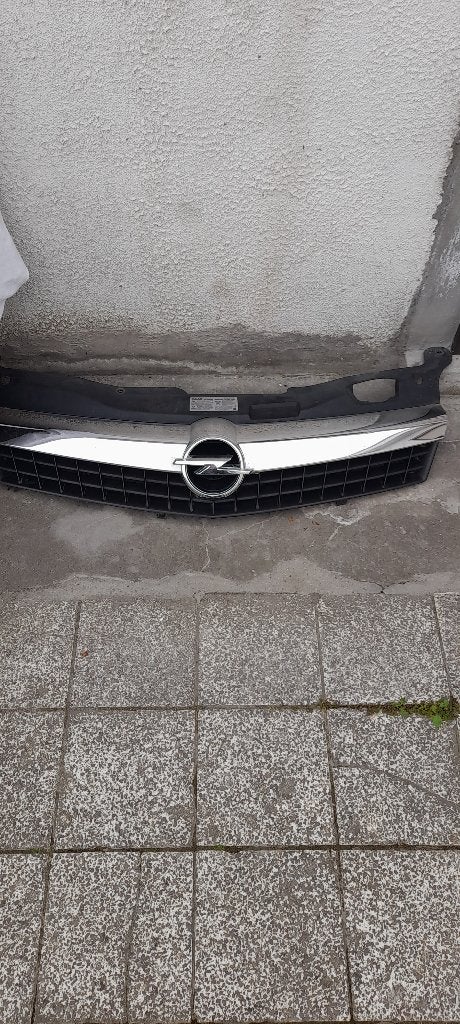 Calandre opel astra gtc, Autos : Pièces & Accessoires, Enlèvement, Utilisé, Opel, Pare-chocs
