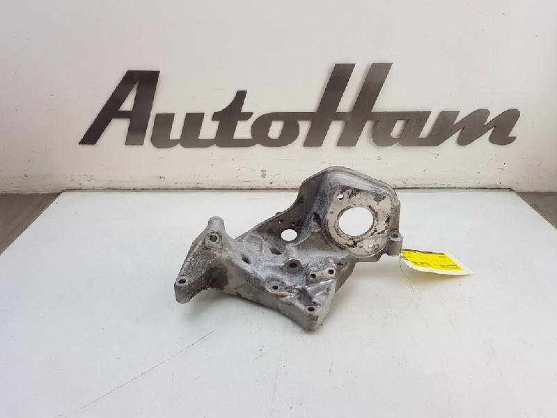 SUPPORT POMPE A GASOIL Volvo V40 (MV) (|31401103|31480996|), Info@volvocars.com, Volvo Car Germany GmbH, Siegburger Straße 229
50679  Köln, DE