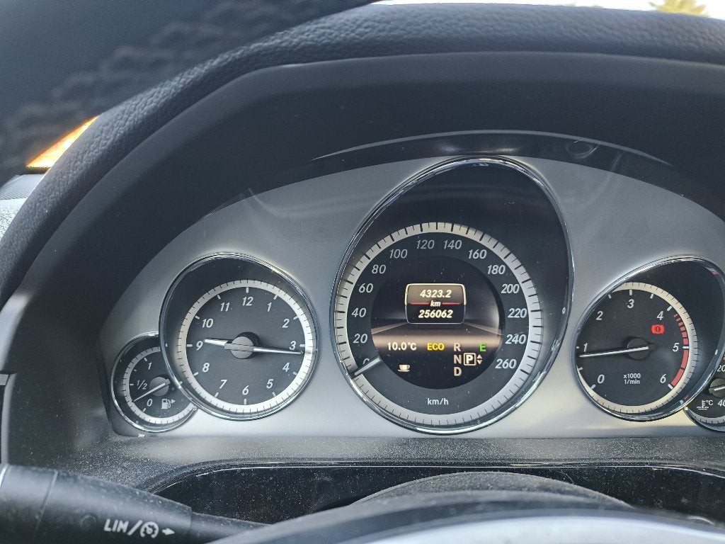 Mercedes e200, Auto's, Achterwielaandrijving, Zwart, 4 cilinders, Blauw