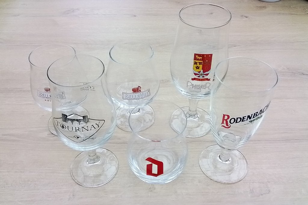 Bierglazen: kriek BelleVue, Tournay, Maison & Meubles, Cuisine | Vaisselle, Enlèvement ou Envoi, Utilisé, Verre, Pichet
