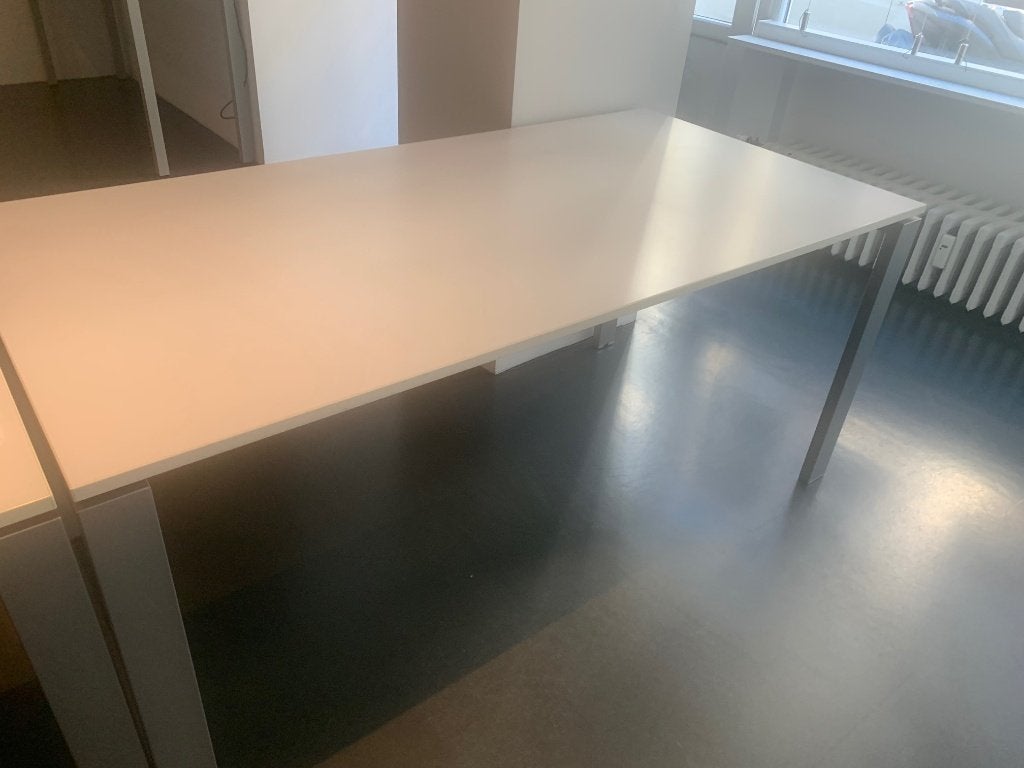 Mobiliers bureau : 3 bureaux - 2 armoires -1 caisson, Salle de réunion ou de Présentation, Enlèvement, Utilisé, Bureau