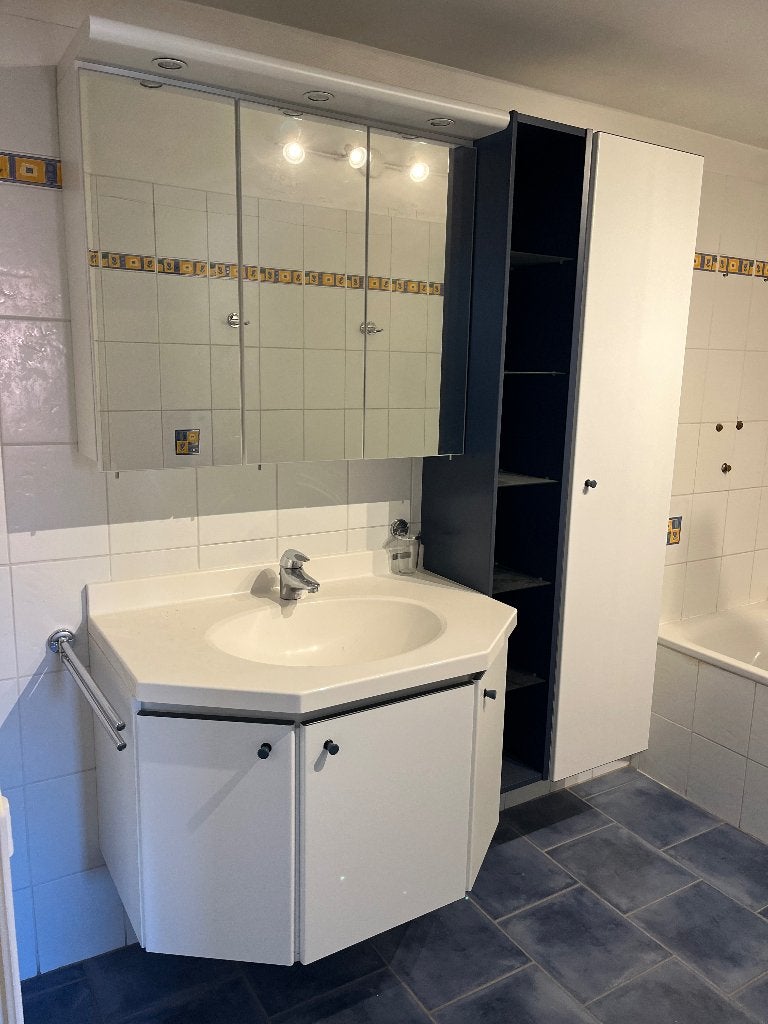 Ensemble meuble salle de bains Detremmerie, Meuble lavabo, 150 à 200 cm, Utilisé, 50 à 75 cm