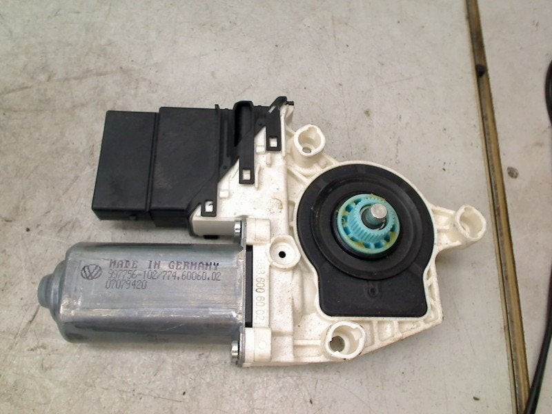 MOTEUR LEVE VITRE ELECTRIQUE DROIT Volkswagen Golf VI (5K1), Autos : Pièces & Accessoires, Volkswagen, Volkswagen AG, Droite, Utilisé