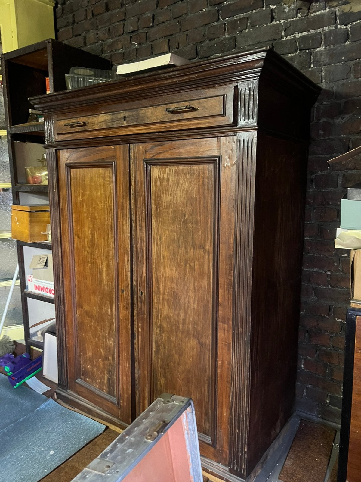 Armoire Louis Philippe, Enlèvement