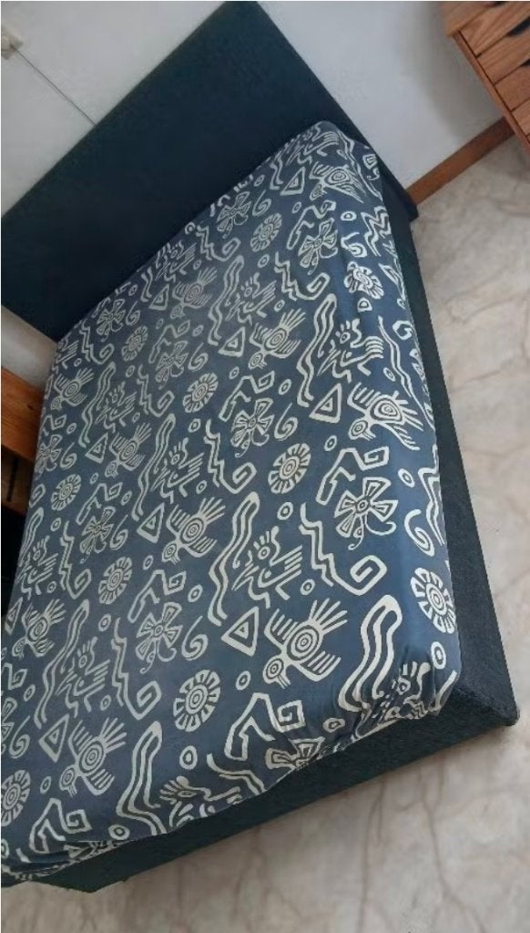 Tweepersoonsbed 140 of eenpersoonsbed 90, Ophalen, Zo goed als nieuw, 140 cm