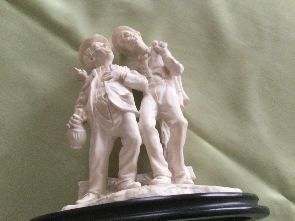 Posture en albâtre, Antiquités & Art, Enlèvement