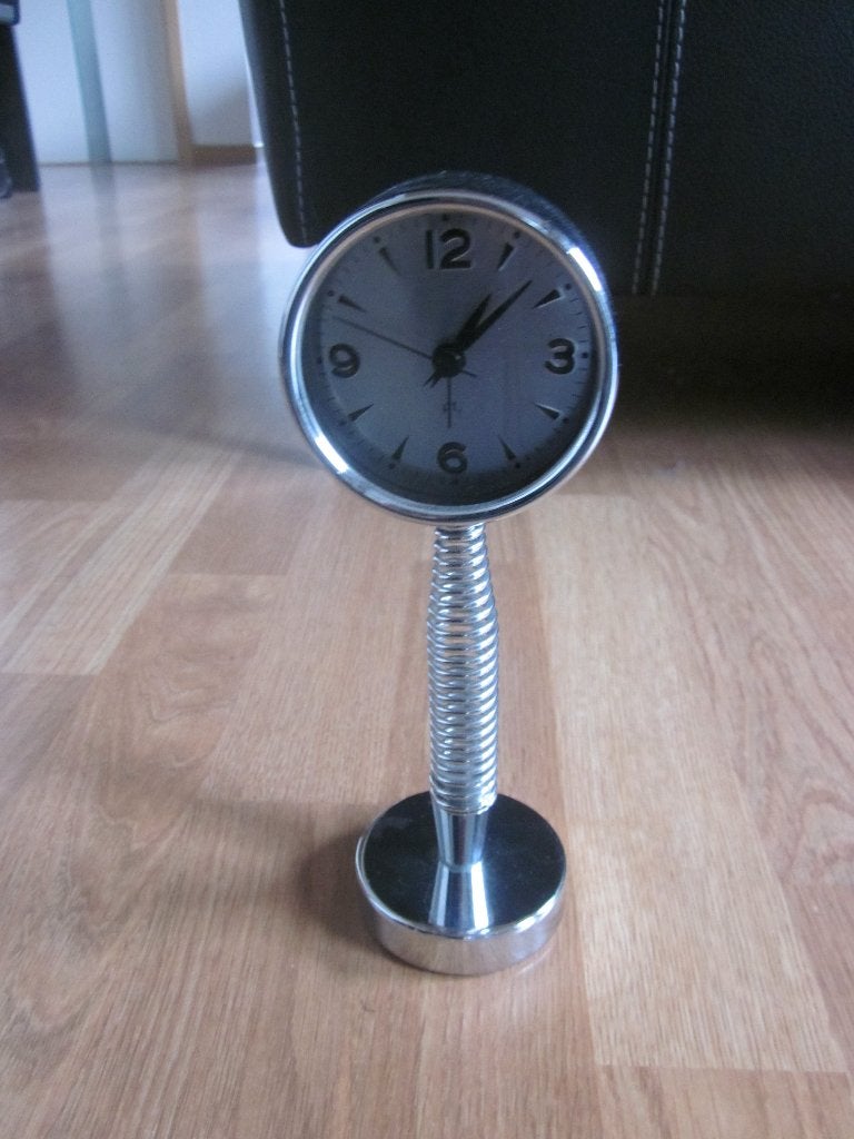 zilverkleurig klokje, Gebruikt, Analoog, Ophalen of Verzenden, Zilver