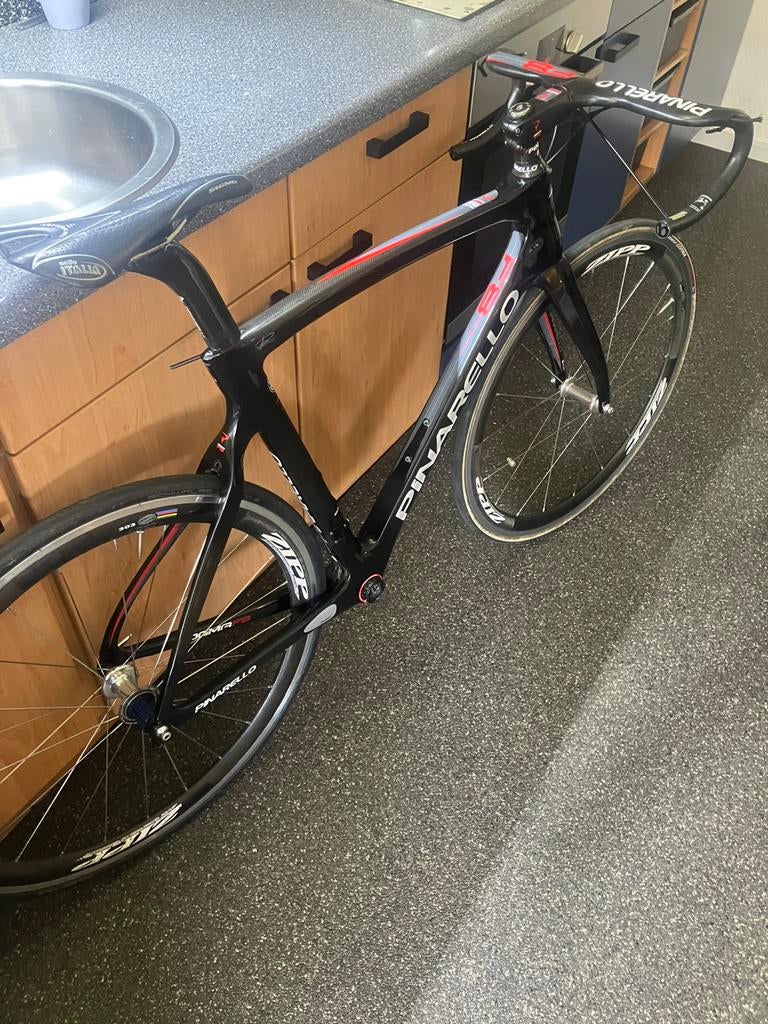 Très beau vélo Pinarello Dogma F8 OEM, Vélos & Vélomoteurs, Enlèvement ou Envoi, Comme neuf, 53 à 57 cm, Hommes