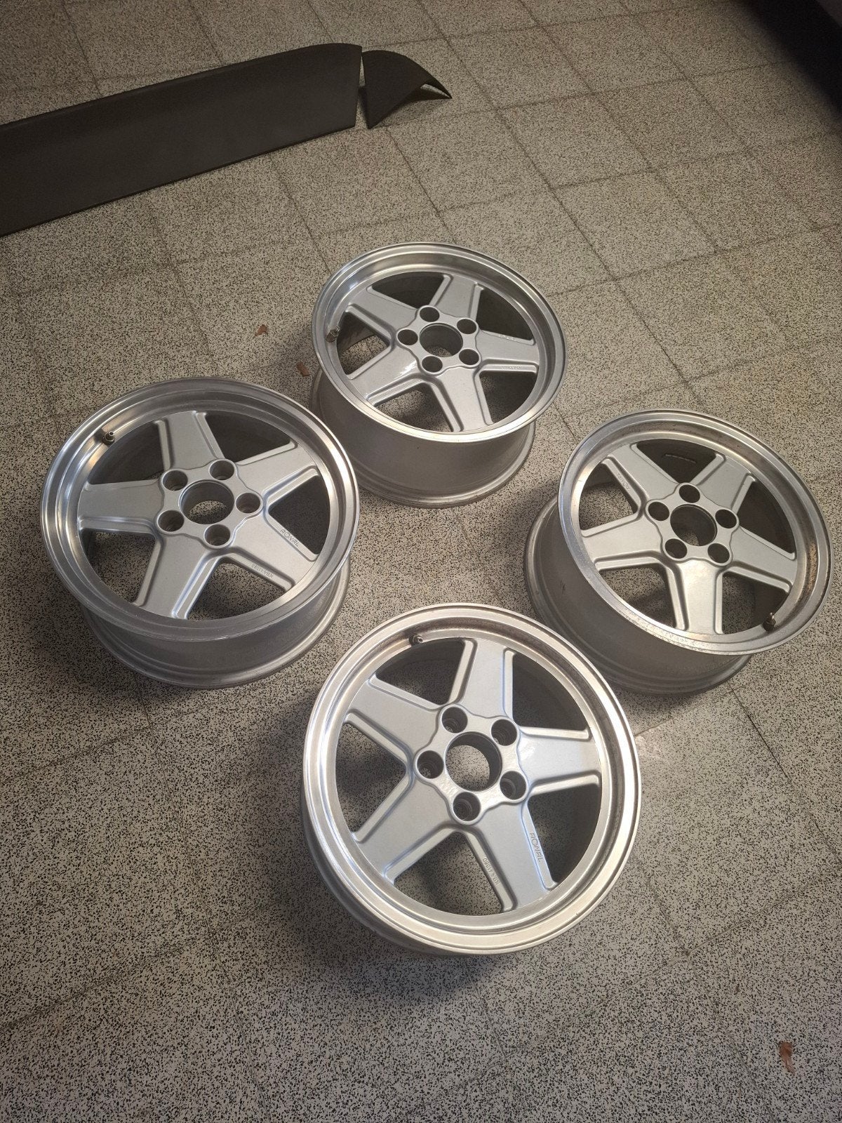 Mercedes onderdelen, Ophalen, 16 inch, Velg(en)