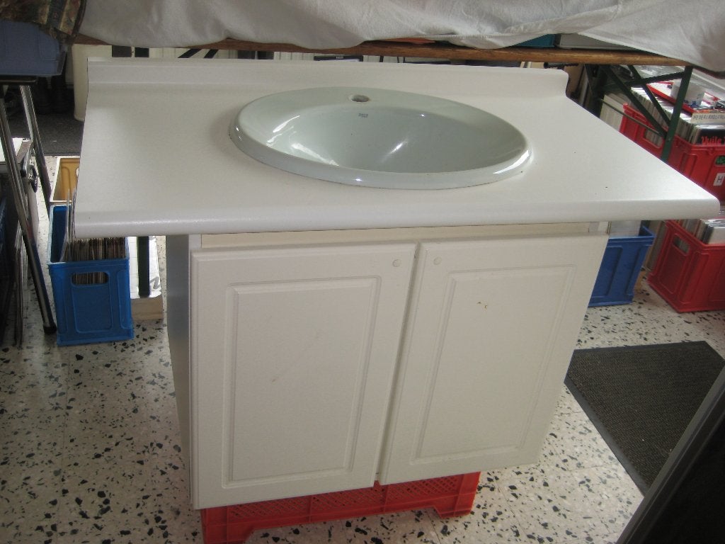 Badkamerkastje met lavabo. Gratis afte halen., Enlèvement, Utilisé, Lavabo ou Évier
