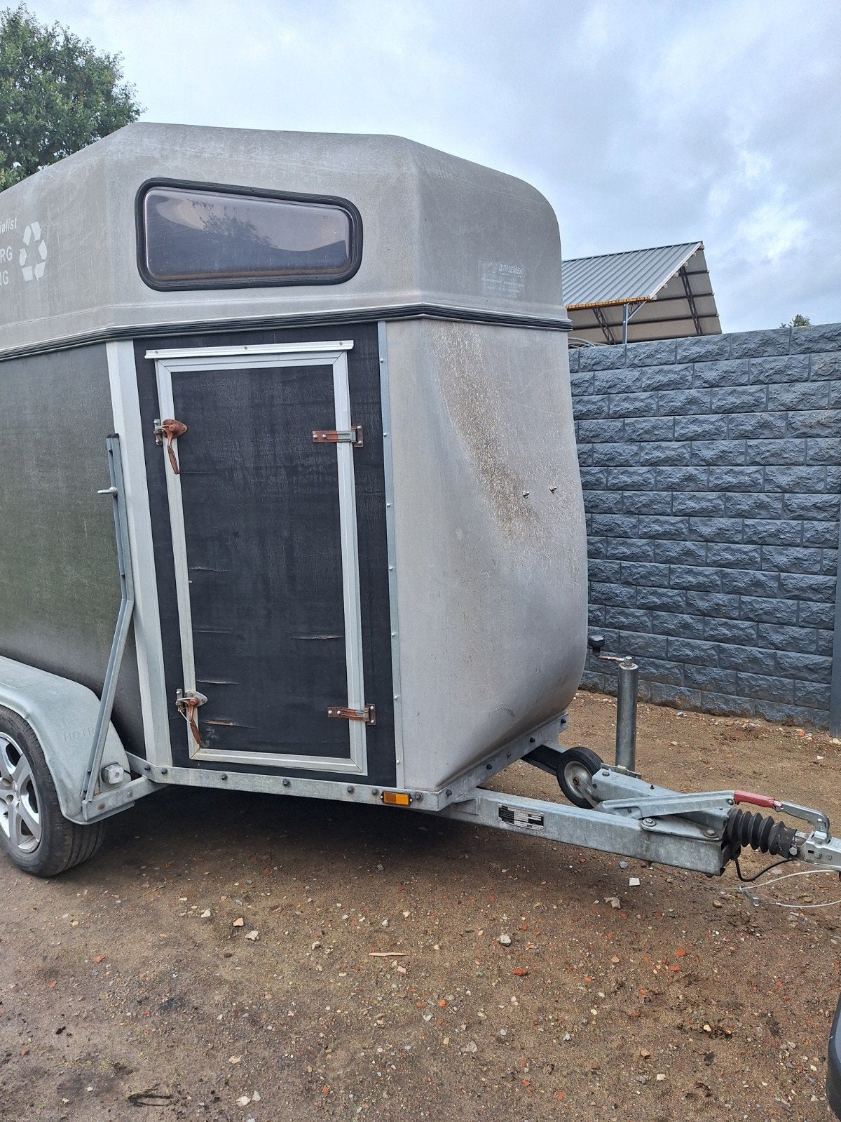 Hotra VT20 aanhangwagen, Dieren en Toebehoren, Ophalen, Gebruikt, Overige materialen, 1½-paards trailer