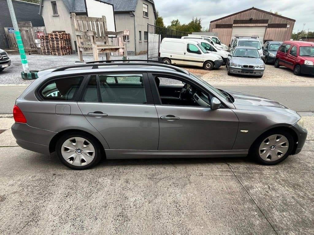 BMW 318d Stationwagen, Auto's, Euro 5, Bedrijf, https://public.car-pass.be/vhr/d45e31f2-4559-4a09-9950-d631274cee68, Te koop