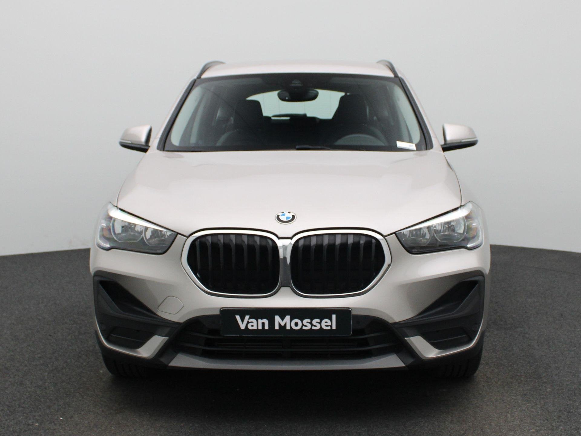BMW X1 sDrive18i (100 kW), Autos, BMW, Achat, Entreprise, Boîte manuelle, https://public.car-pass.be/vhr/f3213e3c-8da1-4eec-abdd-4861af39c45a