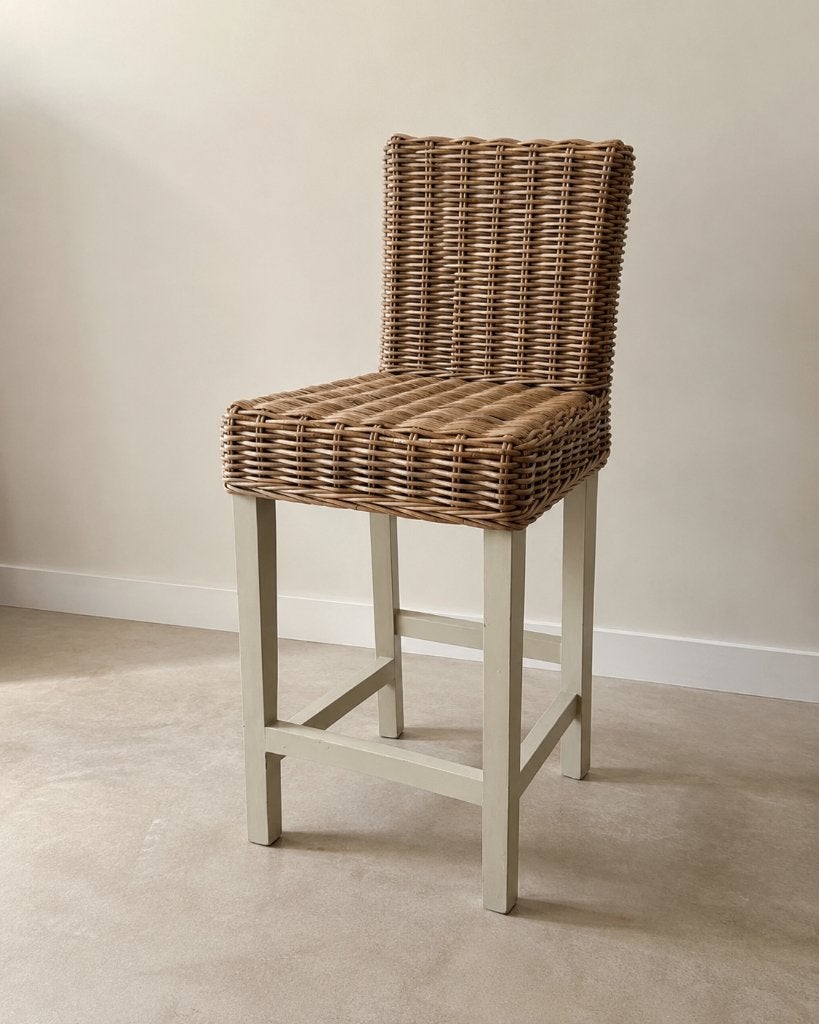 Rotan barstoel met rugleuning – licht onderstel, Huis en Inrichting, Stoelen, Zo goed als nieuw, Eén, Hout, Riet of Rotan, Wit