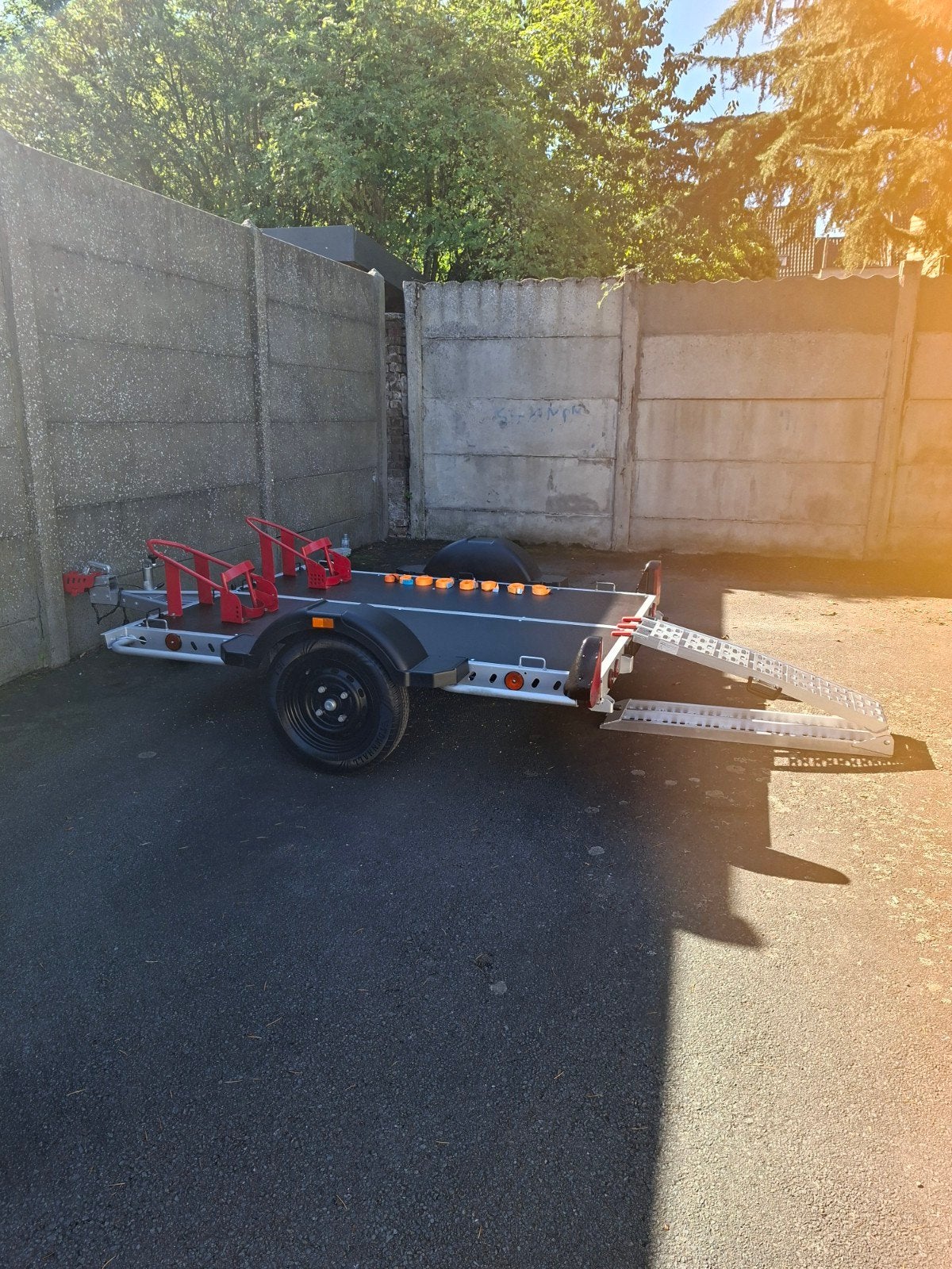 dumptrailer prijs 1250€ lees de volledige beschrijving, Ophalen, Zo goed als nieuw