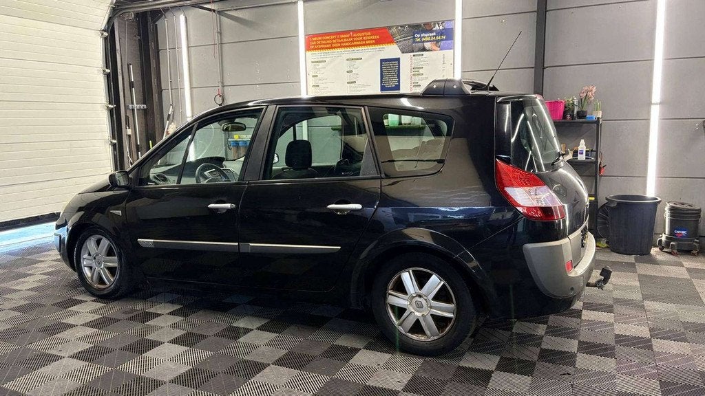 Renault Mégane scenic benzine eur4 automaat bj2004 7zit, Autos, https://public.car-pass.be/vhr/8f35ffe8-4d63-4beb-8457-6f36d0b267e9