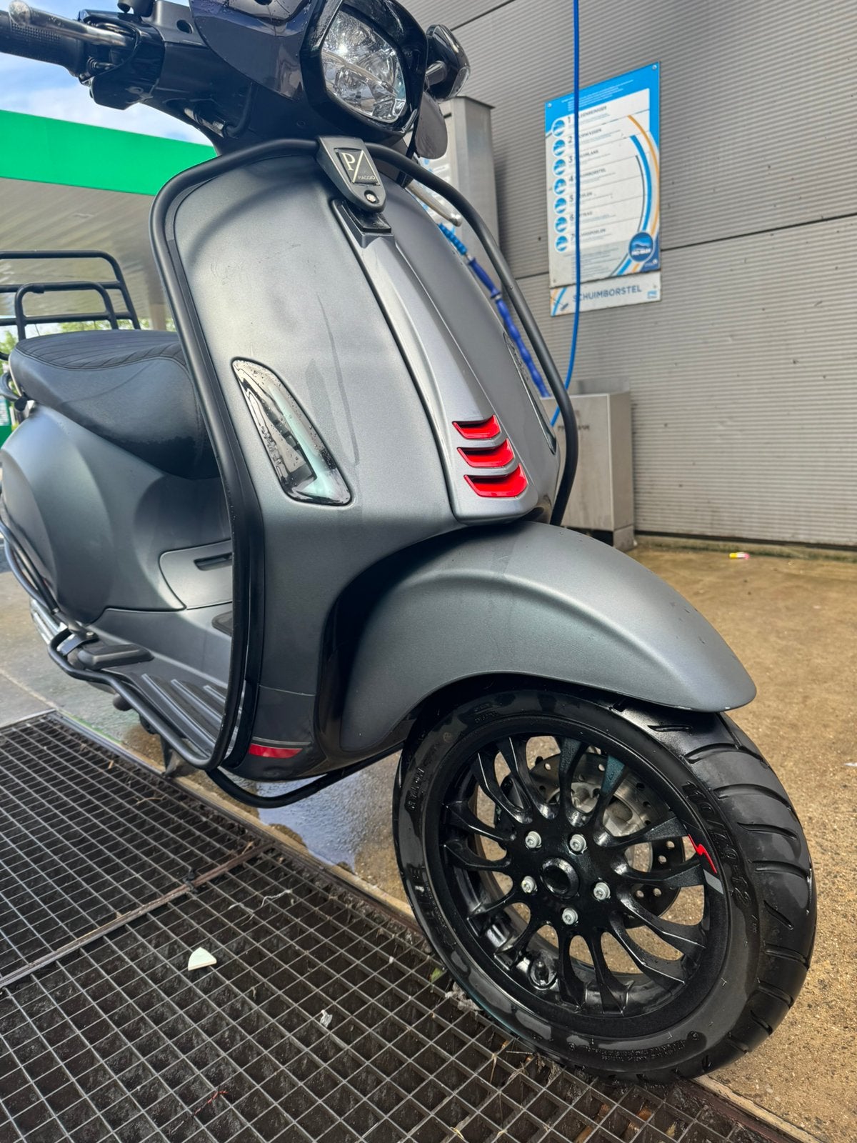 Vespa sprint s e5 2024 full option, Fietsen en Brommers, Ophalen, Zo goed als nieuw