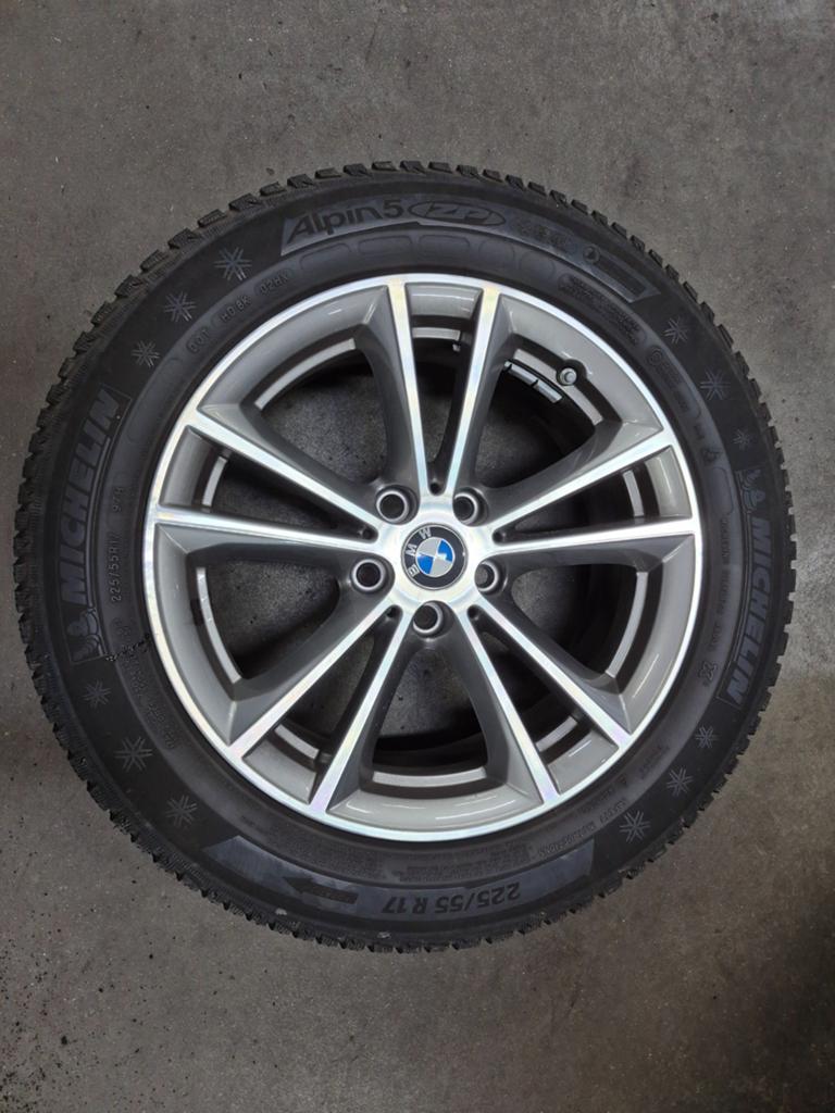 BMW winterwielenset 17 inch – Michelin Alpin 5 – Topstaat, Auto-onderdelen, Banden en Velgen, Velg(en), Winterbanden, 17 inch