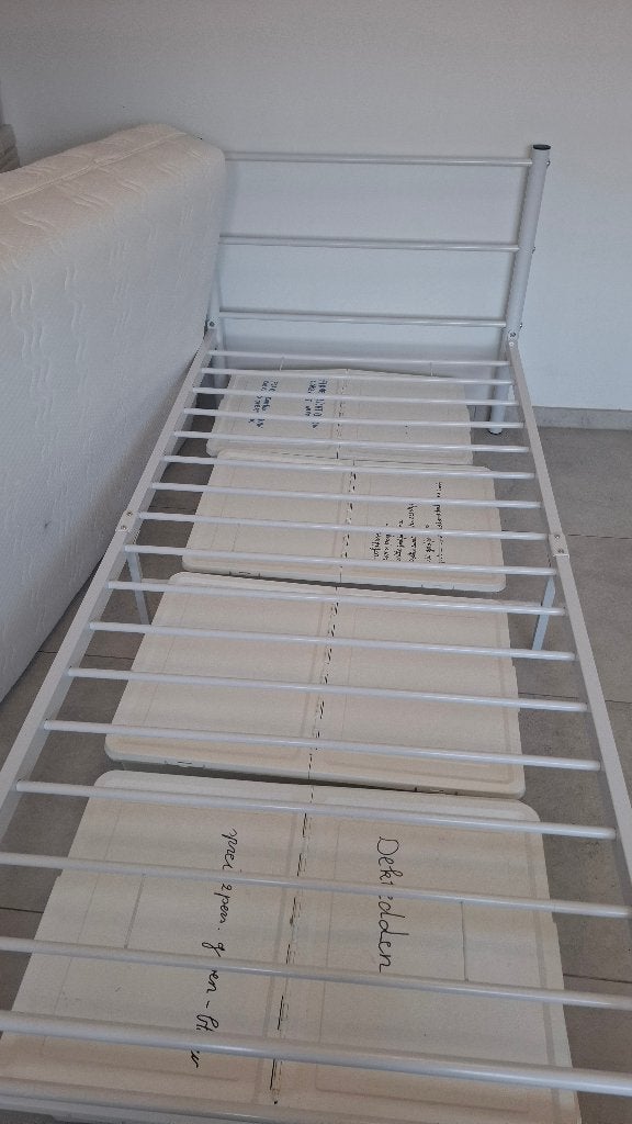 1 persoonsbed wit+ matras +topper +dekbed+ hoeslakens, Huis en Inrichting, Slaapkamer | Beddengoed, Ophalen, Eenpersoons, Wit