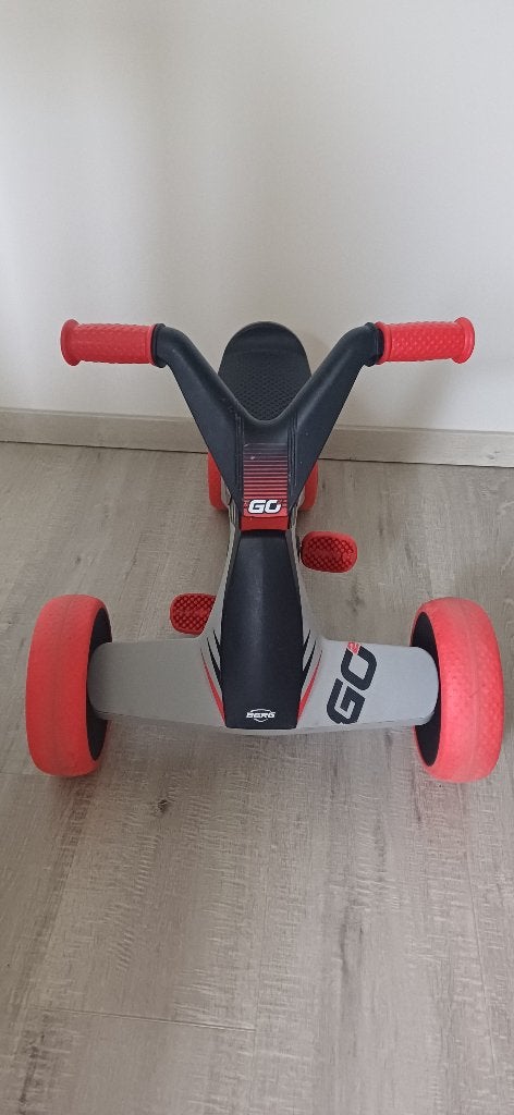 Berg go2 sparx skelter zwart rood vanaf 10 maanden, Ophalen, Zo goed als nieuw, Berg