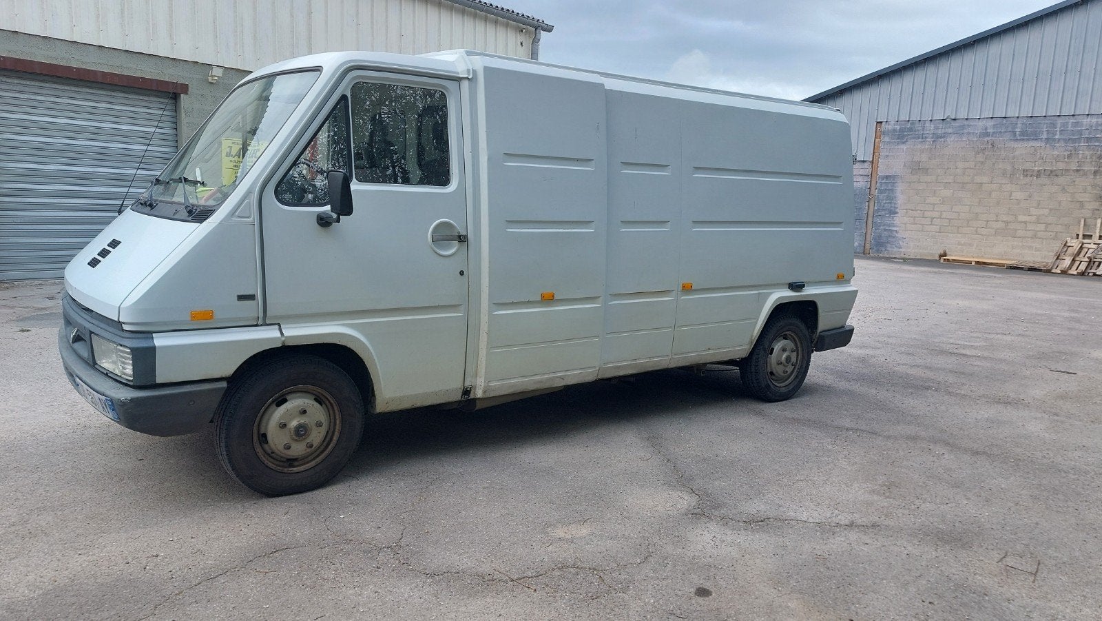 Renault Master turbo diesel T35 rallongé 230000 kms CT ok, Enlèvement ou Envoi