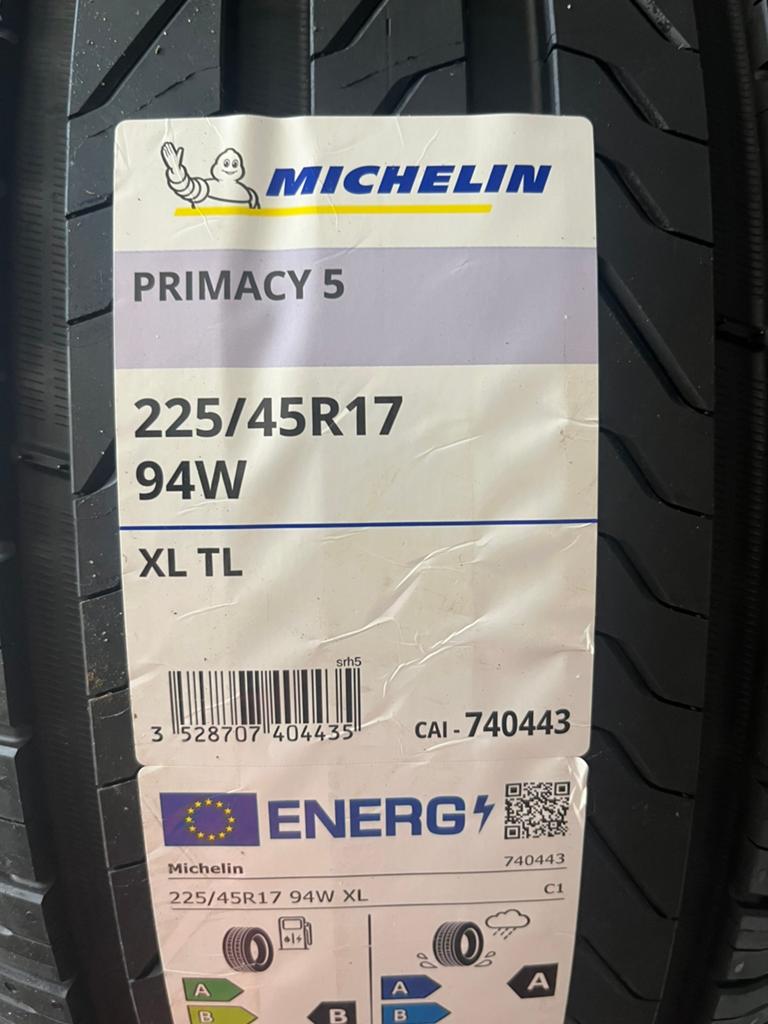 ‼️ Énorme liquidation pneus neufs a prix fou ‼️, Auto-onderdelen, Banden en Velgen, Band(en), Zomerbanden, 17 inch, 225 mm, Personenwagen