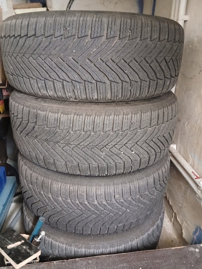 4 Roues BMW X1  Pneus HIVER Michelin Alpin 6 Roulés 7.200 Km, Ophalen, Gebruikt, Banden en Velgen, 17 inch