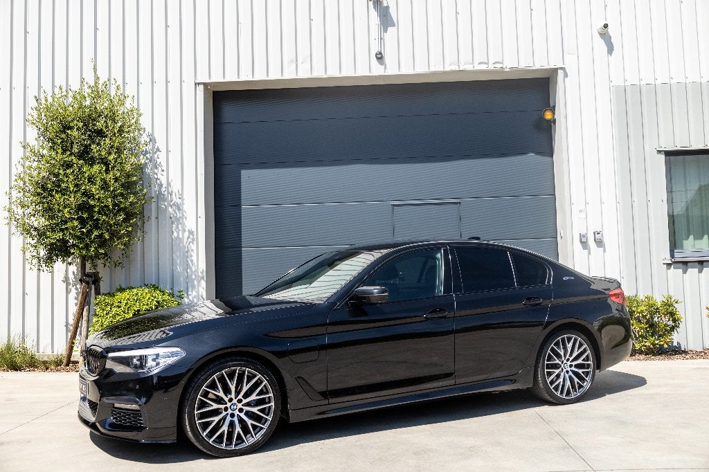 BMW 530e |Head-up | Camera V+A | M pack | Garantie |Topstaat, Auto's, BMW, Automaat, Testrit aan huis, Achterwielaandrijving, Zwart
