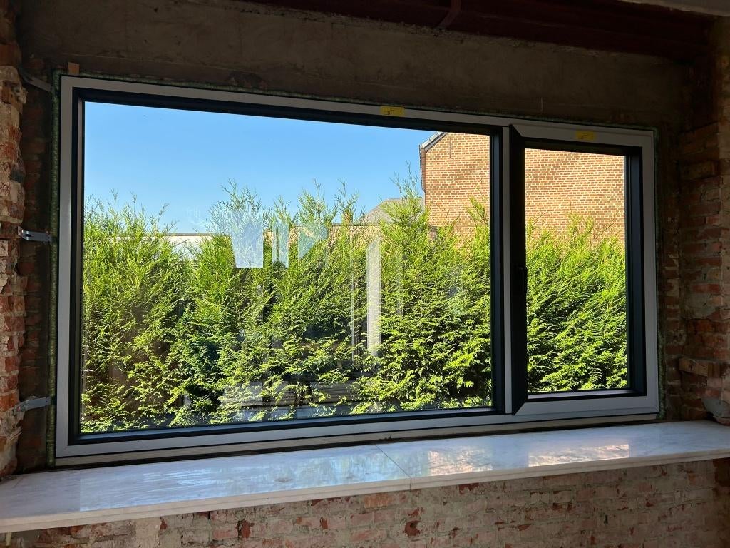 Schüco PVC raam 270x143 cm – draai/kiep – HR++ glas, Ophalen, Gevelraam of Ruit, 120 tot 160 cm, Zo goed als nieuw