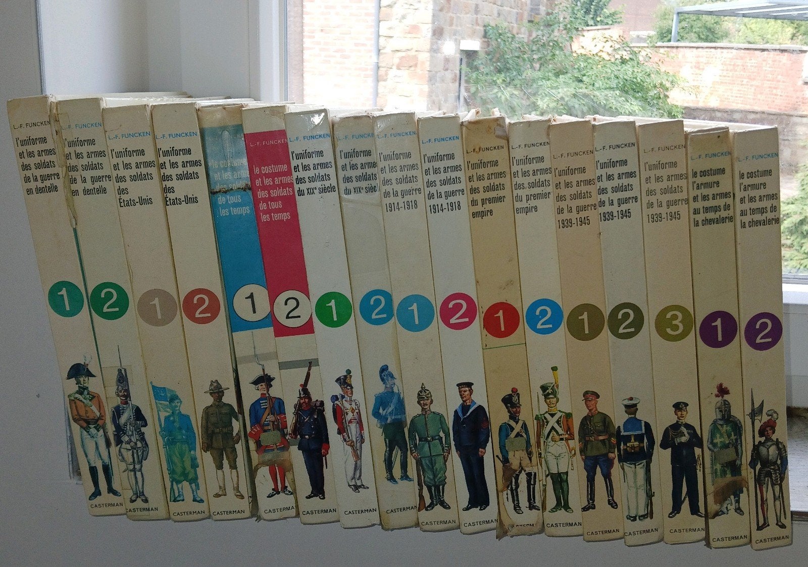 Collection militaire, Boeken, Stock en Verzamelingen, Ophalen, Gelezen, Geschiedenis en Politiek