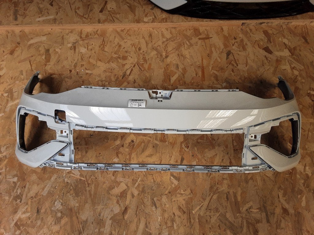 PARE-CHOCS AVANT Volkswagen Golf VIII (CD1) (5H0807221E), Pare-chocs, Volkswagen, Mevr. I. Hauben, Utilisé