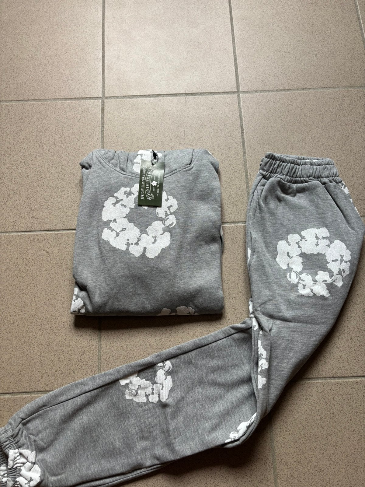 grijs denim tears trainingspak maat: XS, Kleding | Heren, Heren-kledingpakketten, Ophalen of Verzenden, Nieuw, Maat 46 (S) of kleiner