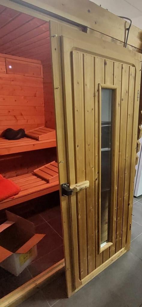 Sauna wegens verandering werkt perfect voor prijs van kachel, Sport en Fitness, Sauna, Ophalen