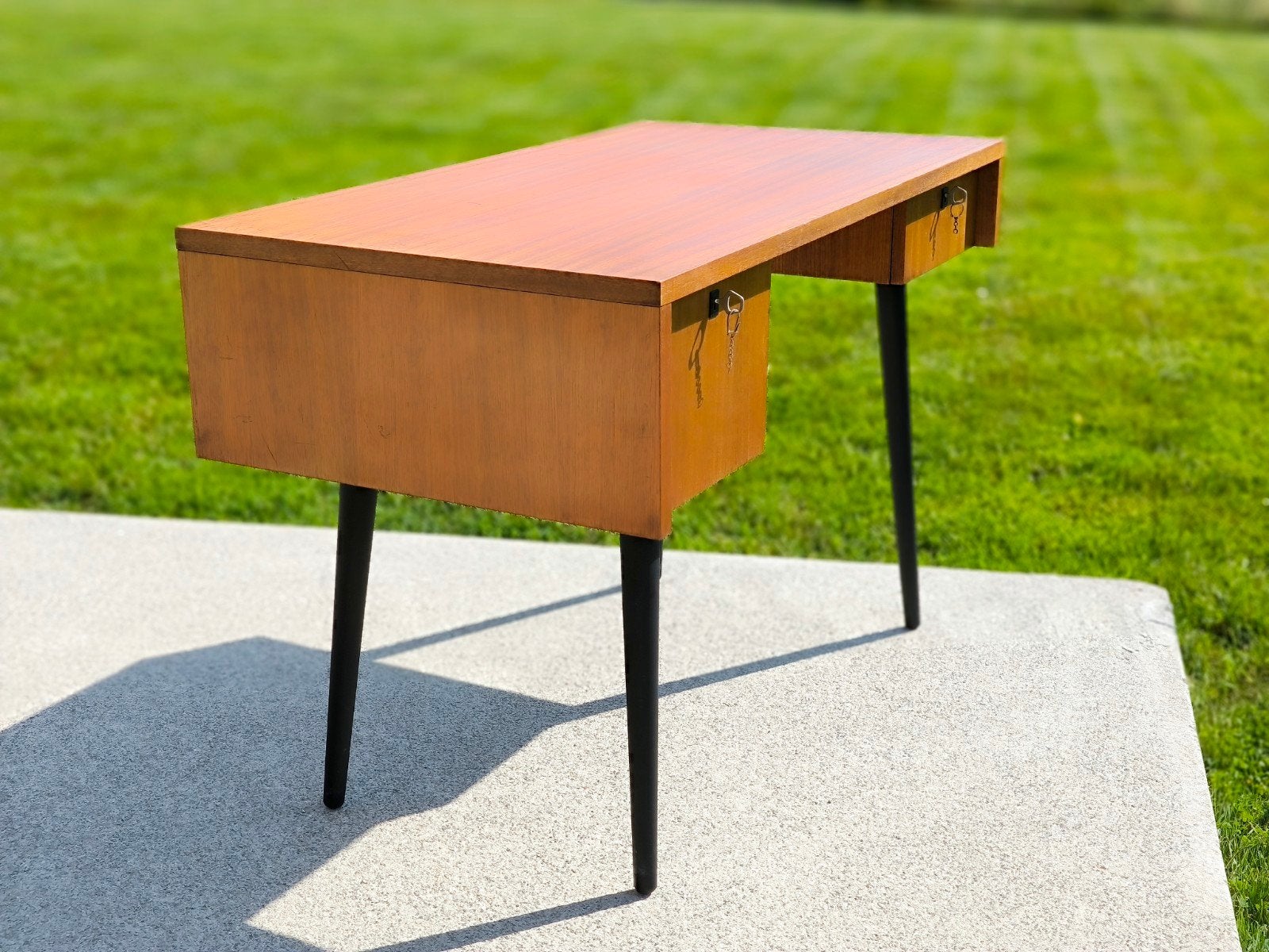 Bureau vintage en teck avec rangements, année 1960s, Maison & Meubles, 45 à 65 cm, Enlèvement, Utilisé, 55 à 70 cm