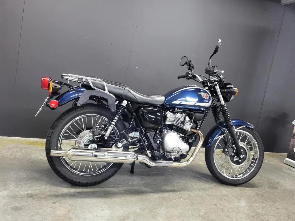 Kawasaki W 230 in absolute nieuwstaat (bj 2025), Motoren, 250 cc, Bedrijf, Overig, 12 t/m 35 kW