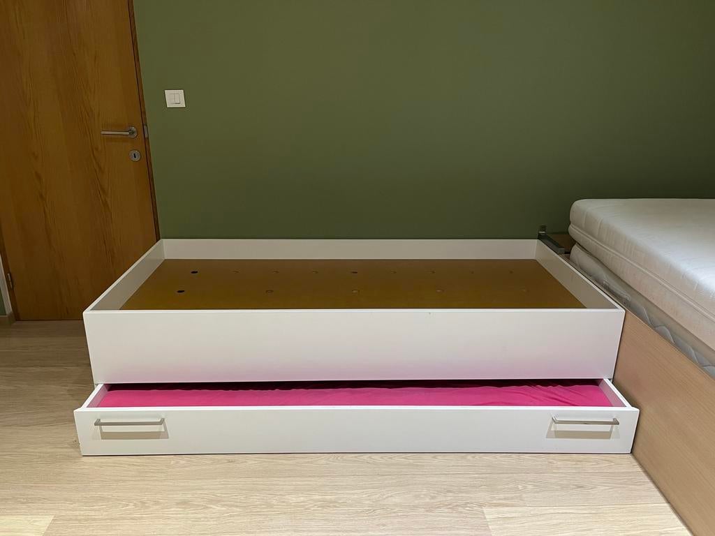 Lit simple en bois laqué blanc., Enlèvement, 180 cm ou plus, 85 à 100 cm, Lit mezzanine ou Lit superposé