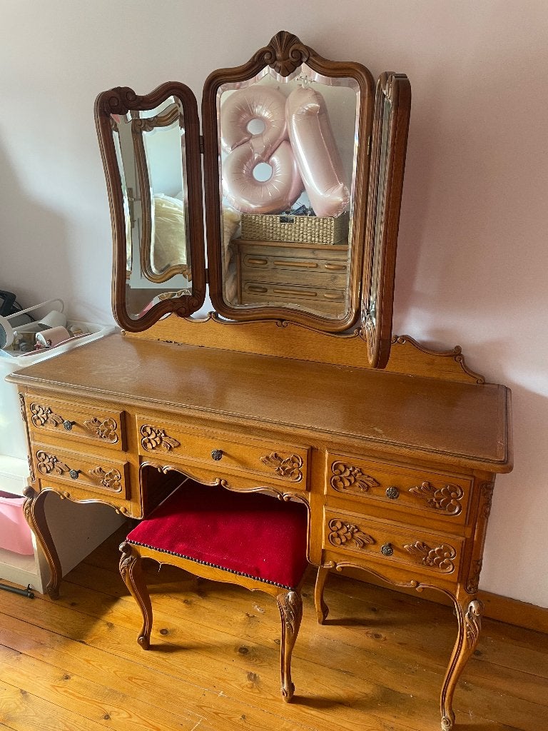 Commode avec miroir, Enlèvement