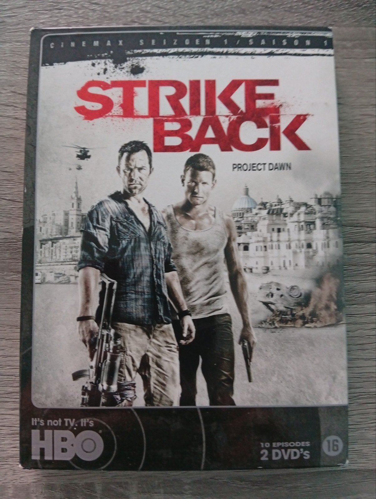 Coffret DVD de la série télévisée d'action Strike Back Saiso, CD & DVD, DVD | TV & Séries télévisées, Enlèvement ou Envoi, Matériel bonus