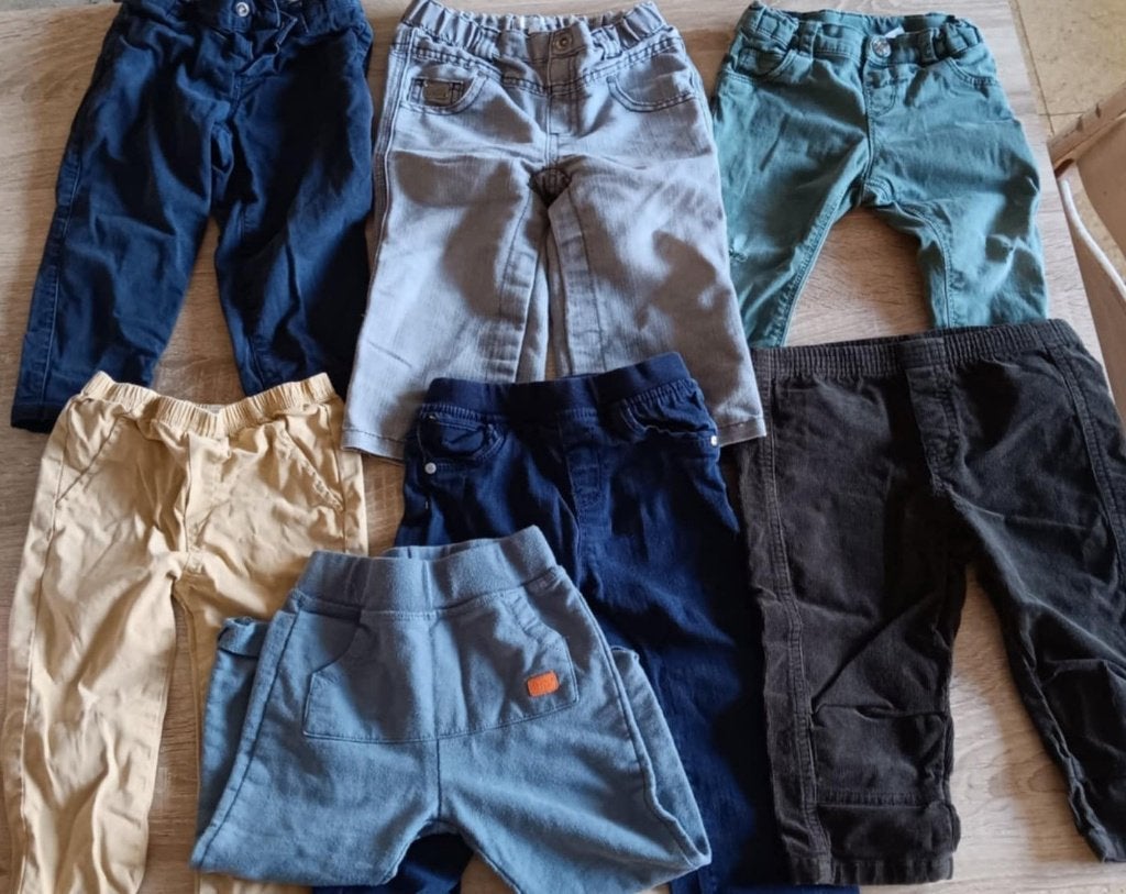 7 Broeken jongen rond maat 80, Ophalen, Gebruikt