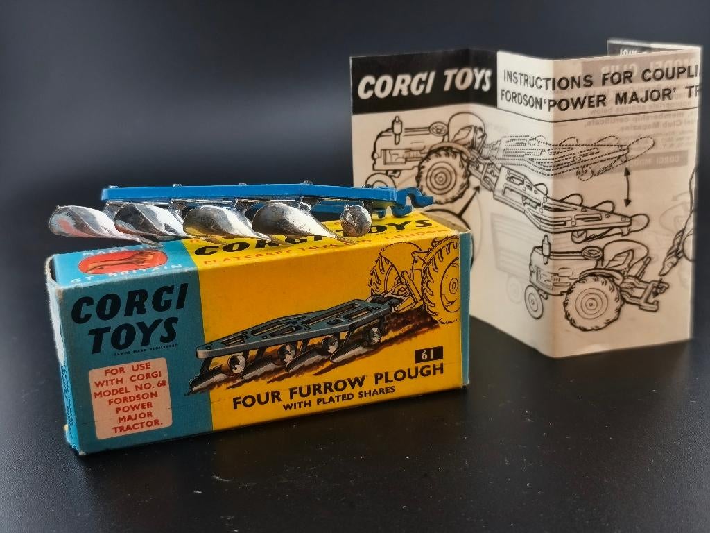 CORGI TOYS UK FOUR FURROW  PLOUGH  REF 61, Enlèvement ou Envoi, Comme neuf, Tracteur et Agriculture, Corgi