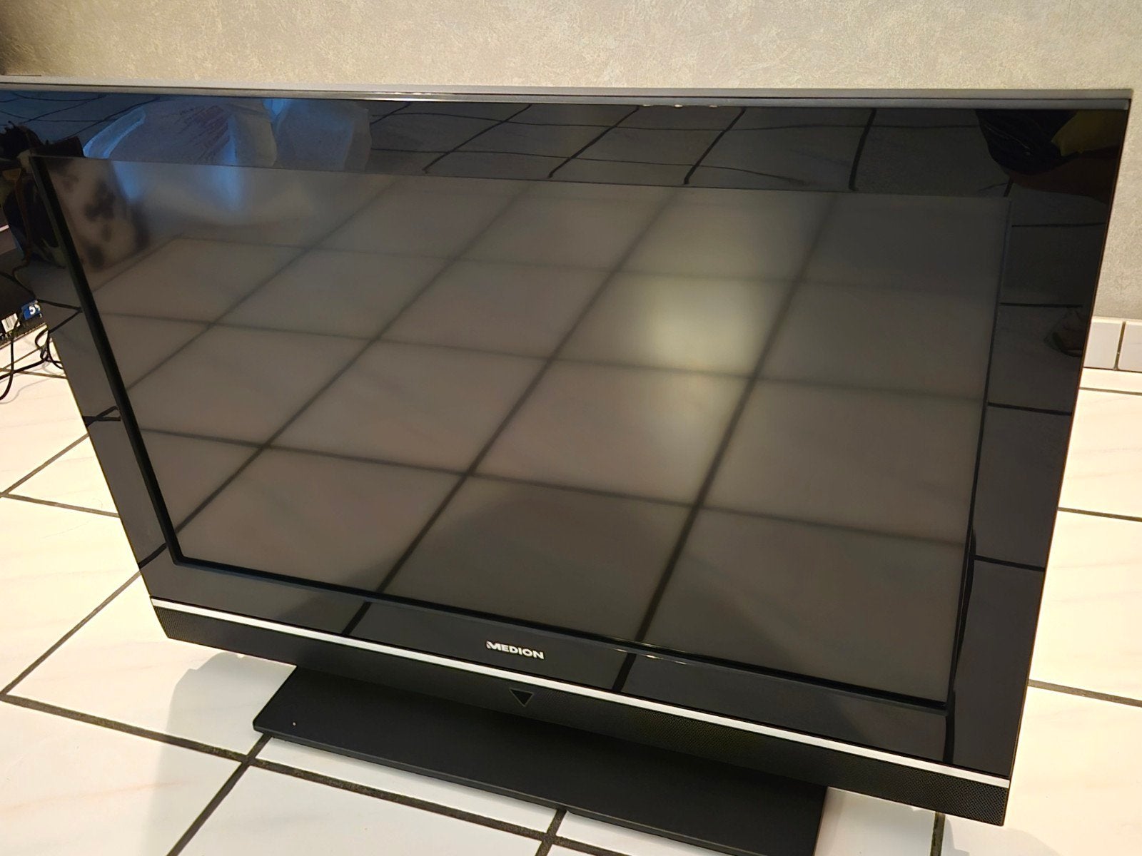 Téléviseur à écran plat 81 cm/32 pouces Design HD, Enlèvement