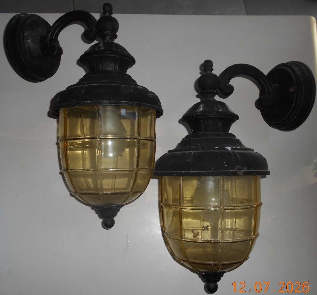 2 appliques globes en verre. A voir.., Maison & Meubles, Verre, Utilisé, Compatible extérieur, Enlèvement