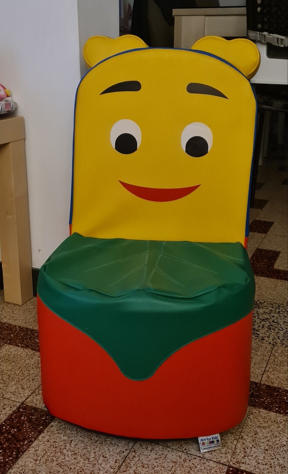 Gekleurde kinderstoel met plastic coating, Ophalen